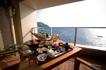 画像：浜の湯　朝の舟盛り